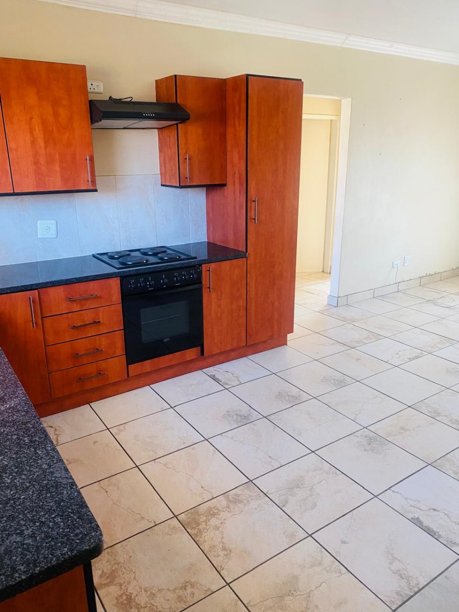 To Let 2 Bedroom Property for Rent in Waterval East North West
